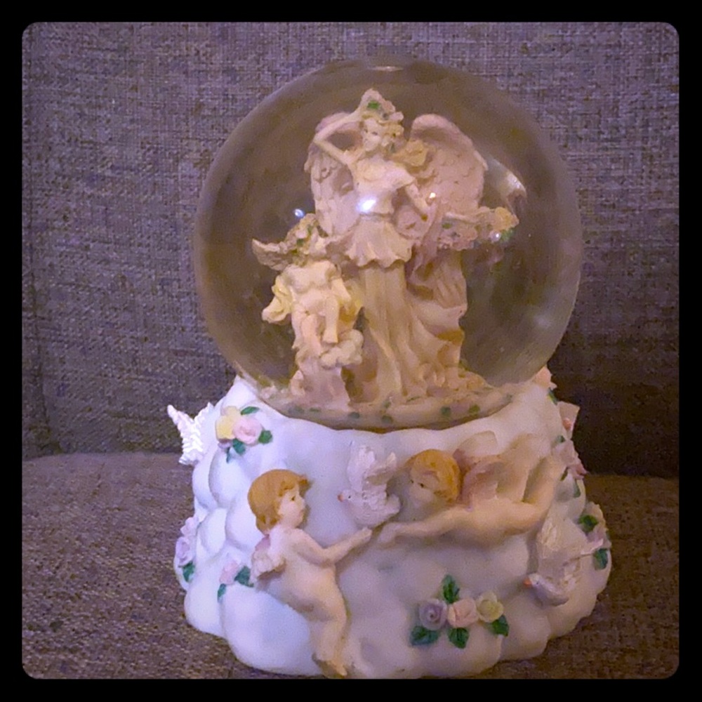 Angle globe